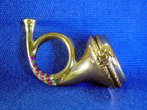 HORN WITH STRAP